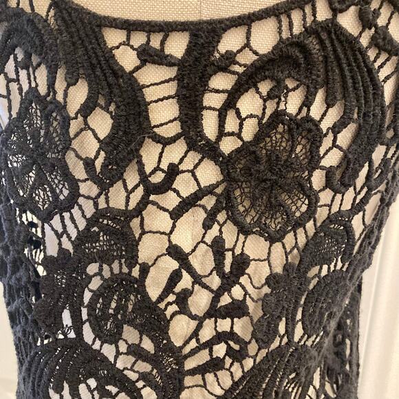 Black crochet lace fringed tank top, ladies medium open crochet floral pattern - Picture 4 of 5